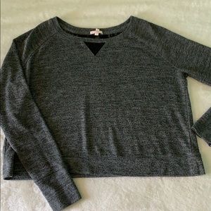 Comfy, semi-cropped long sleeve
